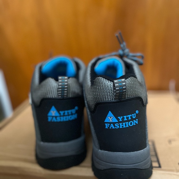 🆕. NEW Gray and Black Hiking Boots with Blue Accents Size 44 - Picture 7 of 8